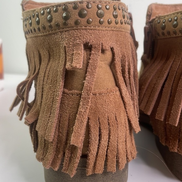 Massimo Vegan Suede Fringed Booties Side zip 6.5M - Picture 8 of 12